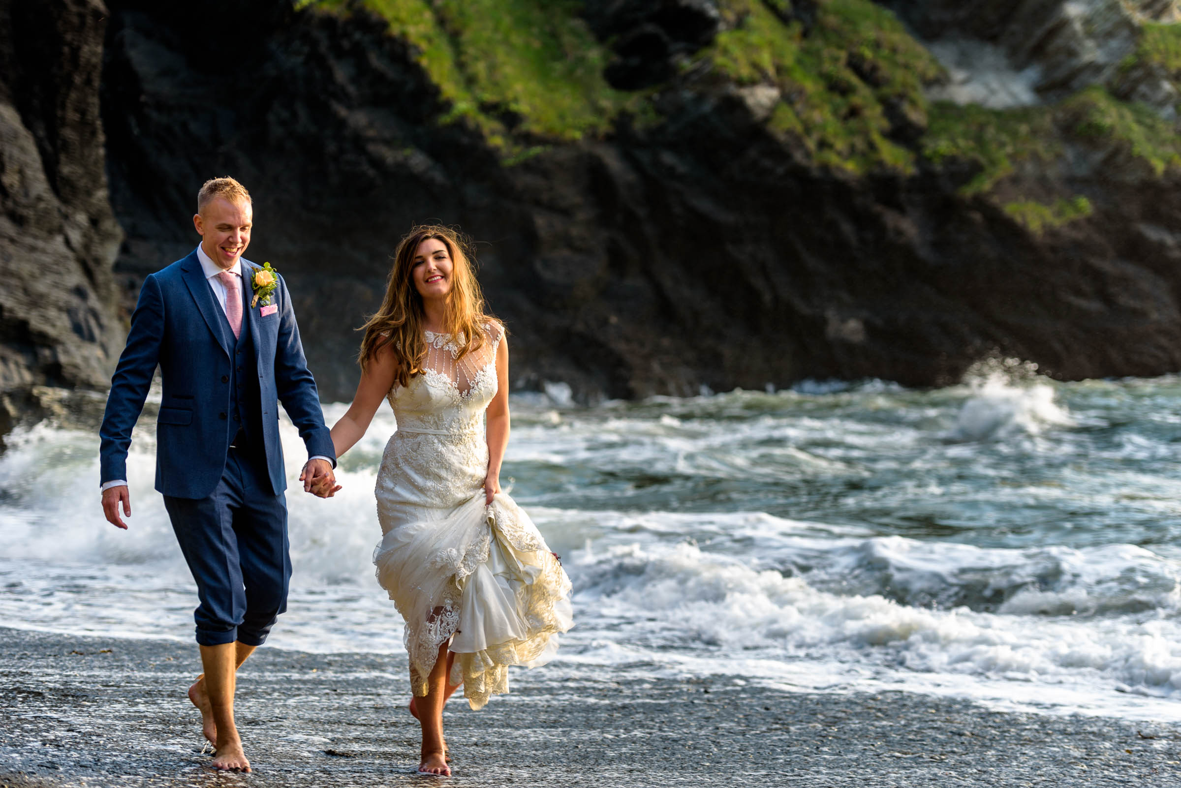 Featured image for “Tunnels Beach Wedding with Karl & Kim”